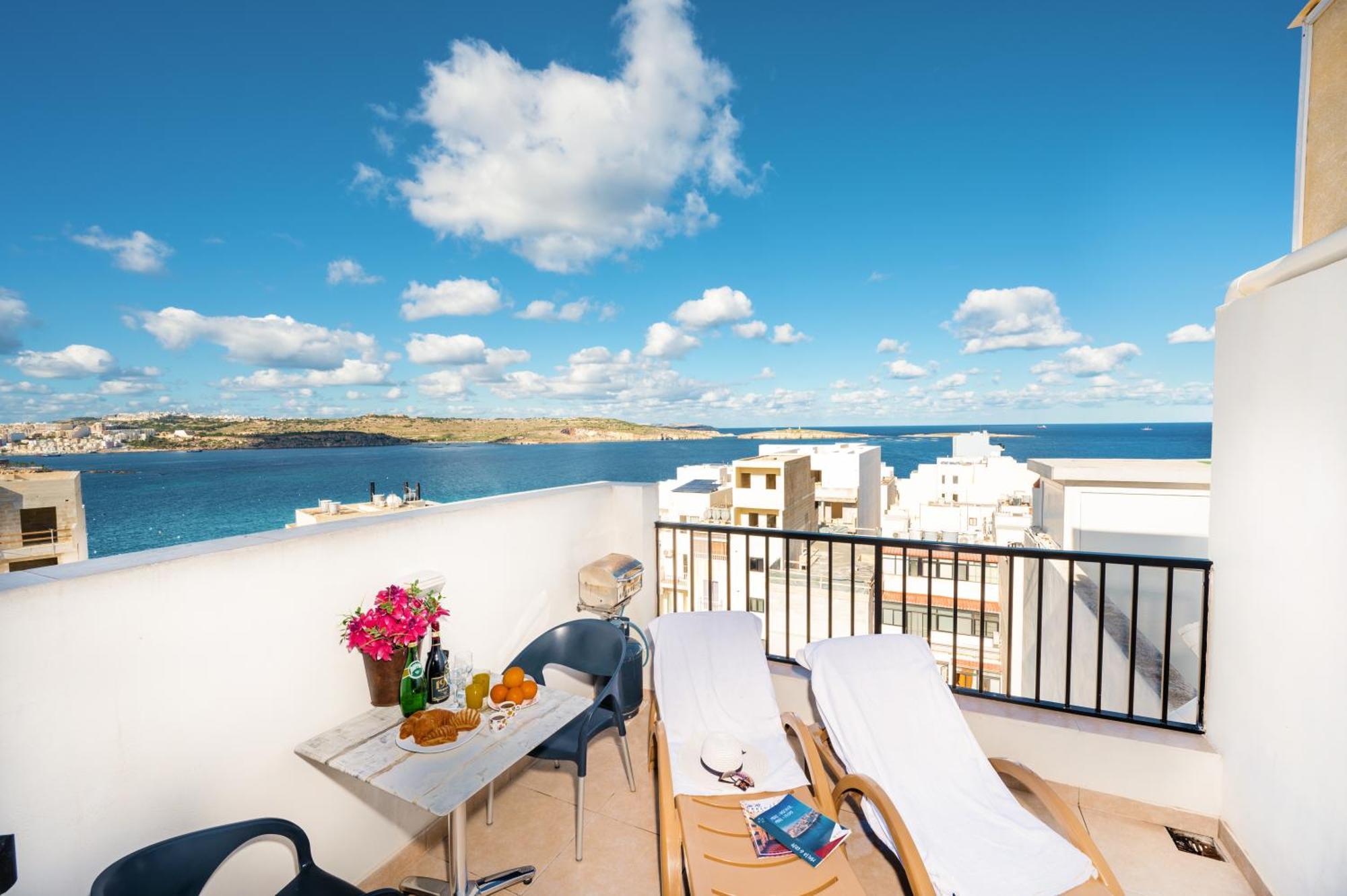 Apartament Penthouse With Seaview Terrace San Pawl il-Baħar Zewnętrze zdjęcie
